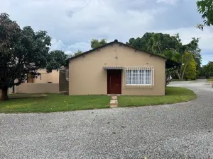 2 Bedroom Cottage/Garden Flat to Rent in Northwood