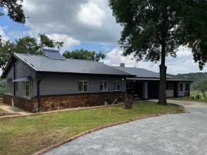 4 Bedroom House to Rent in Carrick Creagh Estate