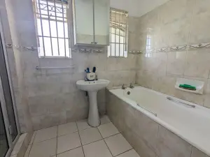 4 Bedroom House to Rent in Mount Pleasant