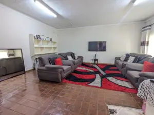 4 Bedroom House to Rent in Mount Pleasant