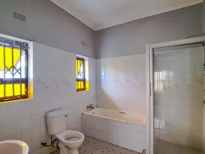 5 Bedroom House to Rent in Crowhill Views