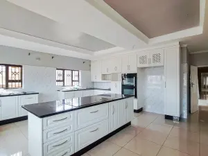 5 Bedroom House to Rent in Crowhill Views