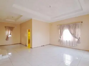 5 Bedroom House to Rent in Crowhill Views