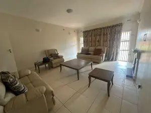 4 Bedroom House to Rent in Gletwin Park