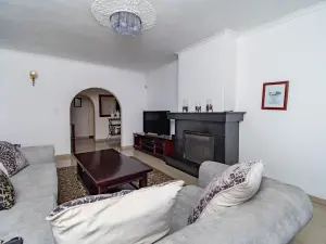 2 Bedroom House to Rent in Mount Pleasant