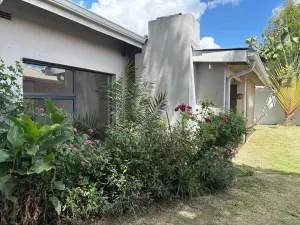 Townhouse/Cluster to Rent in Newlands