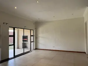 Townhouse/Cluster to Rent in Newlands
