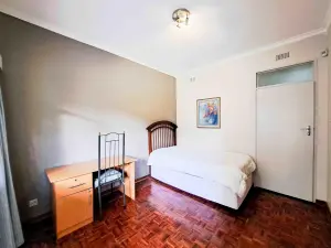 3 Bedroom House to Rent in Alexandra Park