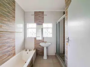 3 Bedroom House to Rent in Alexandra Park