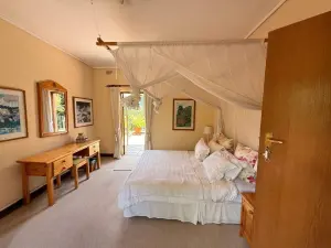 4 Bedroom House to Rent in Alexandra Park