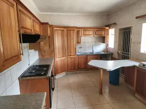 4 Bedroom House to Rent in Greendale