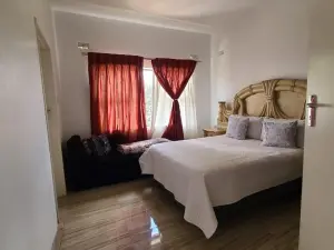 7 Bedroom House to Rent in Pomona
