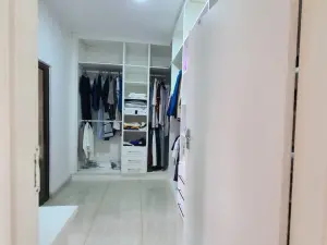 7 Bedroom House to Rent in Pomona