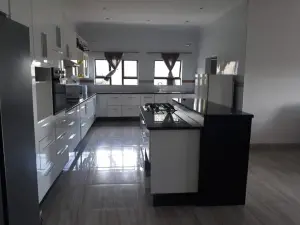 7 Bedroom House to Rent in Pomona