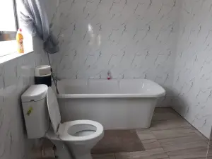 7 Bedroom House to Rent in Pomona