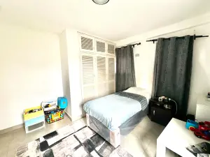 Flat/Apartment to Rent in Mount Pleasant