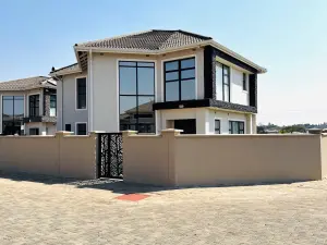 Townhouse/Cluster to Rent in Borrowdale West