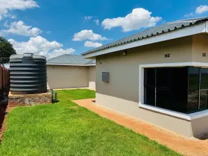 Townhouse/Cluster to Rent in Pomona