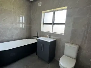 Townhouse/Cluster to Rent in Pomona