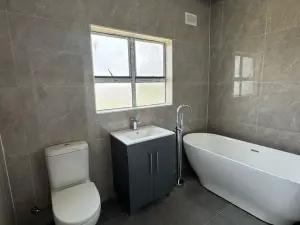 Townhouse/Cluster to Rent in Pomona