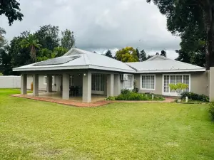 Townhouse/Cluster to Rent in Newlands