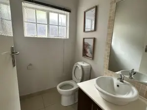 Townhouse/Cluster to Rent in Newlands