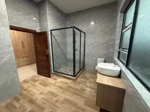 4 Bedroom House to Rent in Arlington