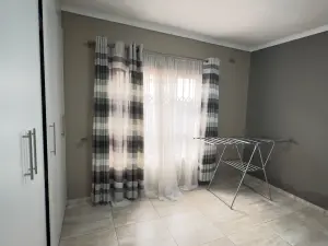 4 Bedroom House to Rent in Marimba Park