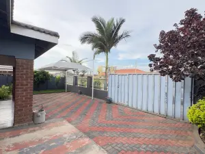 4 Bedroom House to Rent in Marimba Park