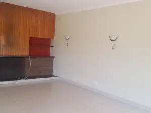 3 Bedroom House to Rent in Mount Pleasant
