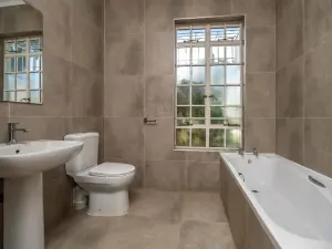 Flat/Apartment to Rent in Avondale