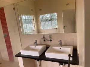 5 Bedroom House to Rent in Glen Lorne