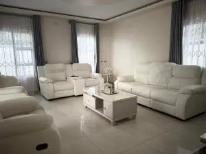 3 Bedroom House to Rent in Arlington