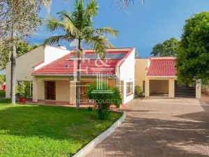5 Bedroom House to Rent in Borrowdale West