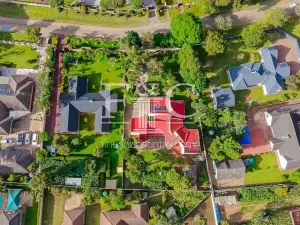 5 Bedroom House to Rent in Borrowdale West