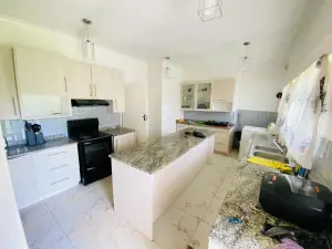 3 Bedroom House to Rent in Borrowdale