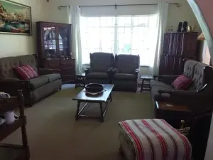 4 Bedroom House to Rent in Greendale