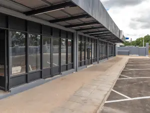 Retail/Shop to Rent in Greendale