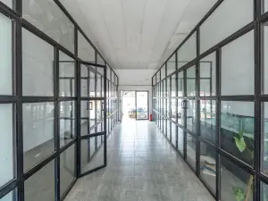 Retail/Shop to Rent in Greendale