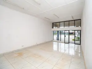 Retail/Shop to Rent in Greendale