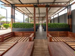 Retail/Shop to Rent in Greendale