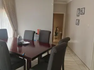 Townhouse/Cluster to Rent in Marlborough