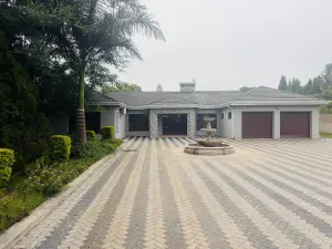 4 Bedroom House to Rent in Highlands