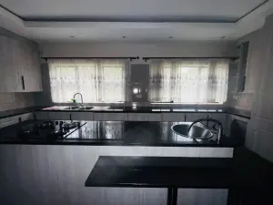 4 Bedroom House to Rent in Highlands