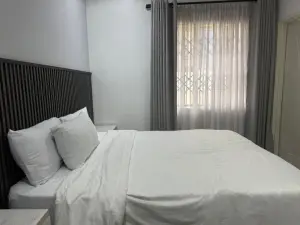 6 Bedroom House to Rent in Highlands