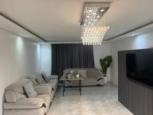 6 Bedroom House to Rent in Highlands