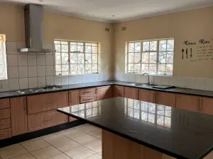 4 Bedroom House to Rent in Glen Lorne