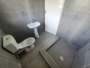 3 Bedroom House to Rent in Waterfalls