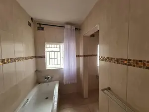 2 Bedroom Cottage/Garden Flat to Rent in Borrowdale West