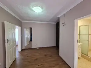 2 Bedroom Cottage/Garden Flat to Rent in Borrowdale West